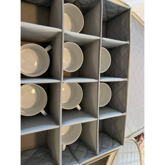 RARE Christmas Holiday Vine Fine for 8 Dinnerware Plates Cups Saucers Bowls - Picture 14 of 16